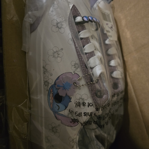 Lilo and stitch tennis shoes - Picture 5 of 5